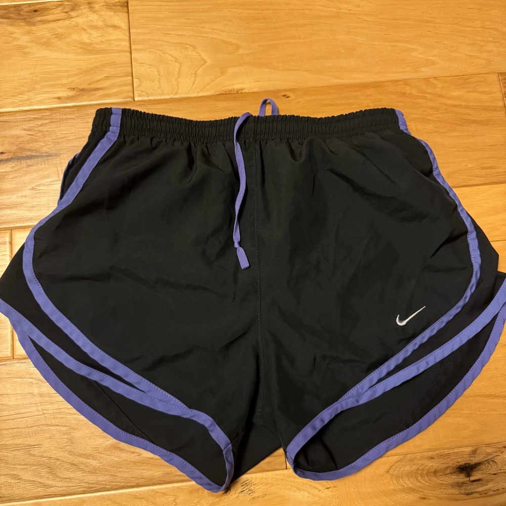 Nike TEMPO: Women's Dri-FIT Mid-Rise Brief-Lined Running Shorts
